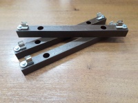 Колодка диэлектрическая для предохранителя 8х150 мм